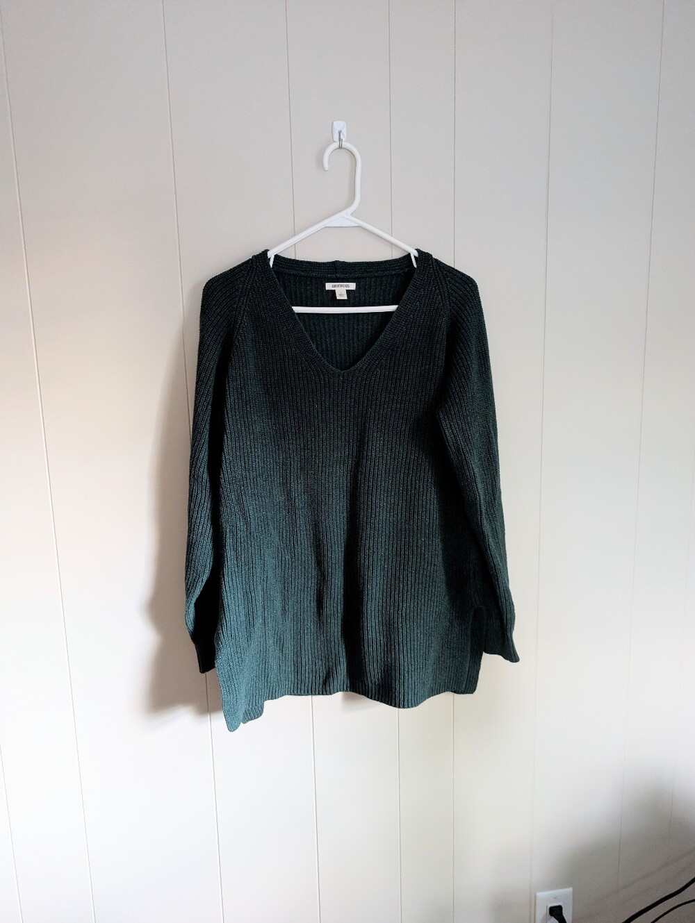 Good Threads Women's Green V Neck Sweater Size Large